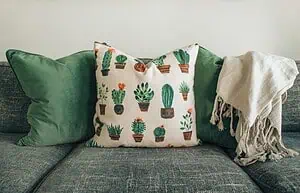 Sofa do kuchni – funkcjonalne i estetyczne rozwiązania do małych wnętrz